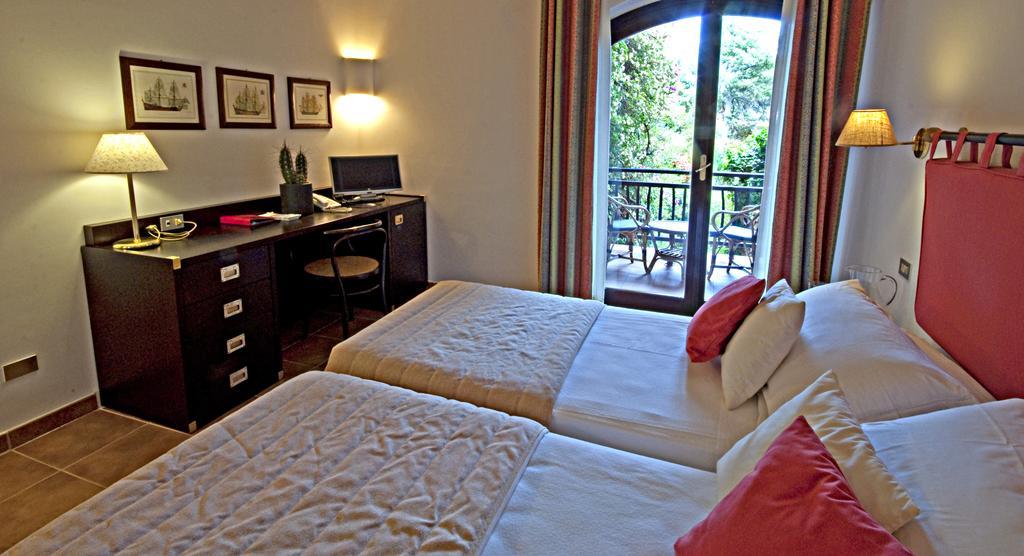 Hotel Le Ginestre Porto Cervo Exterior foto